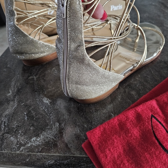 Louboutin sz 39.5 - Picture 3 of 11